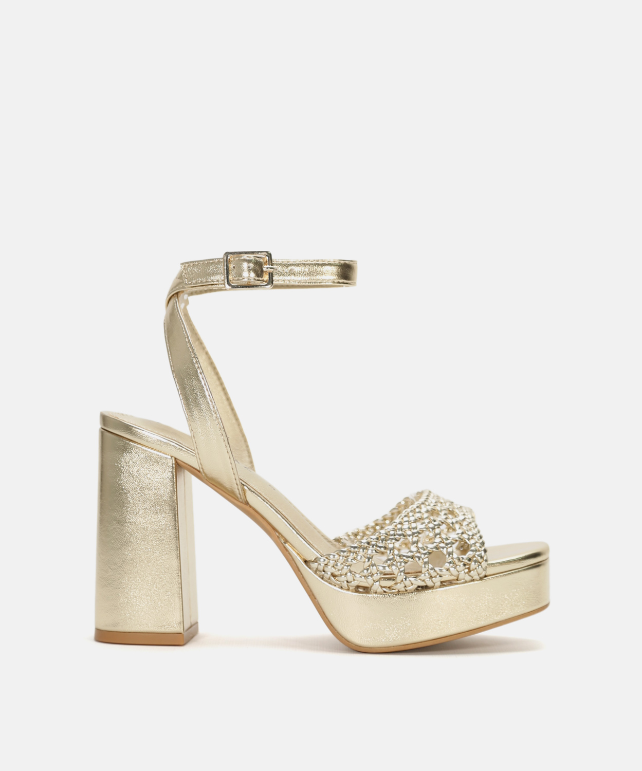 Sand&aacute;lia plataforma tran&ccedil;ada image number null